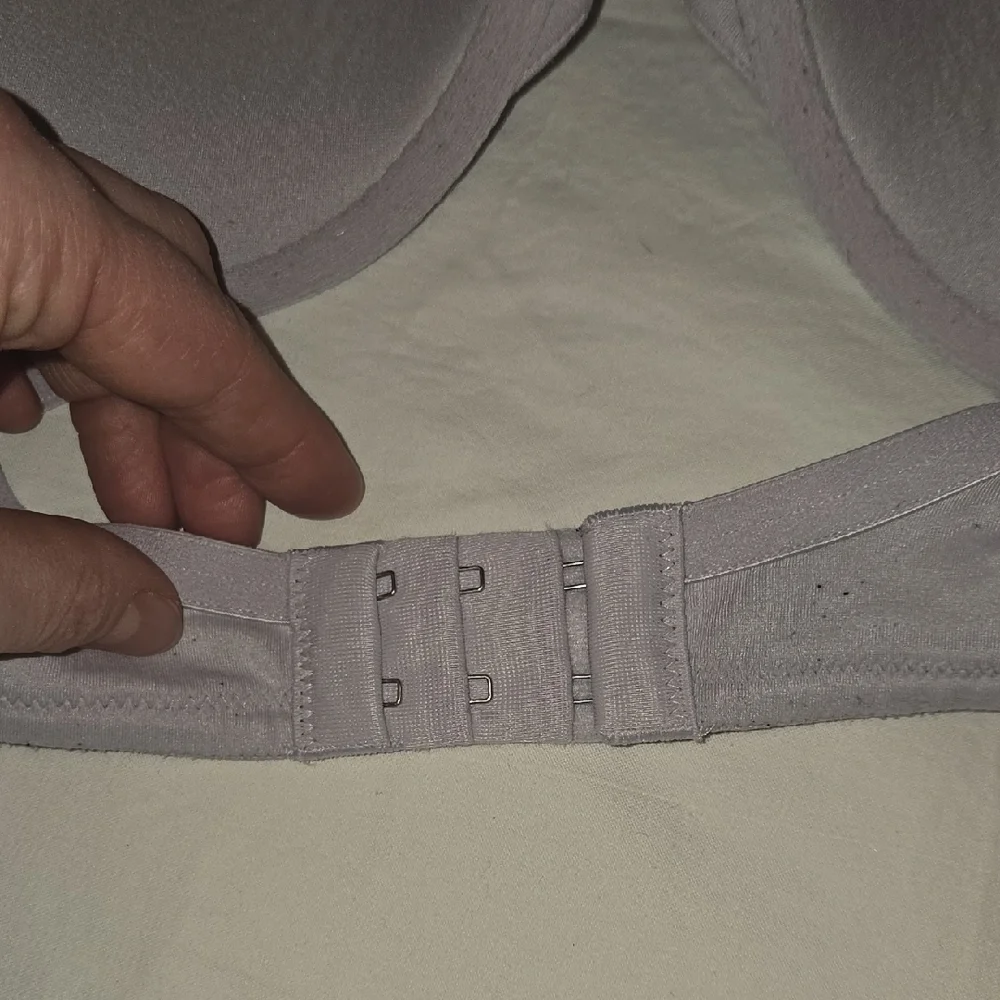 Victoria's Secret Lavander Push Up Bra SIZE 34D - Picture 8 of 8